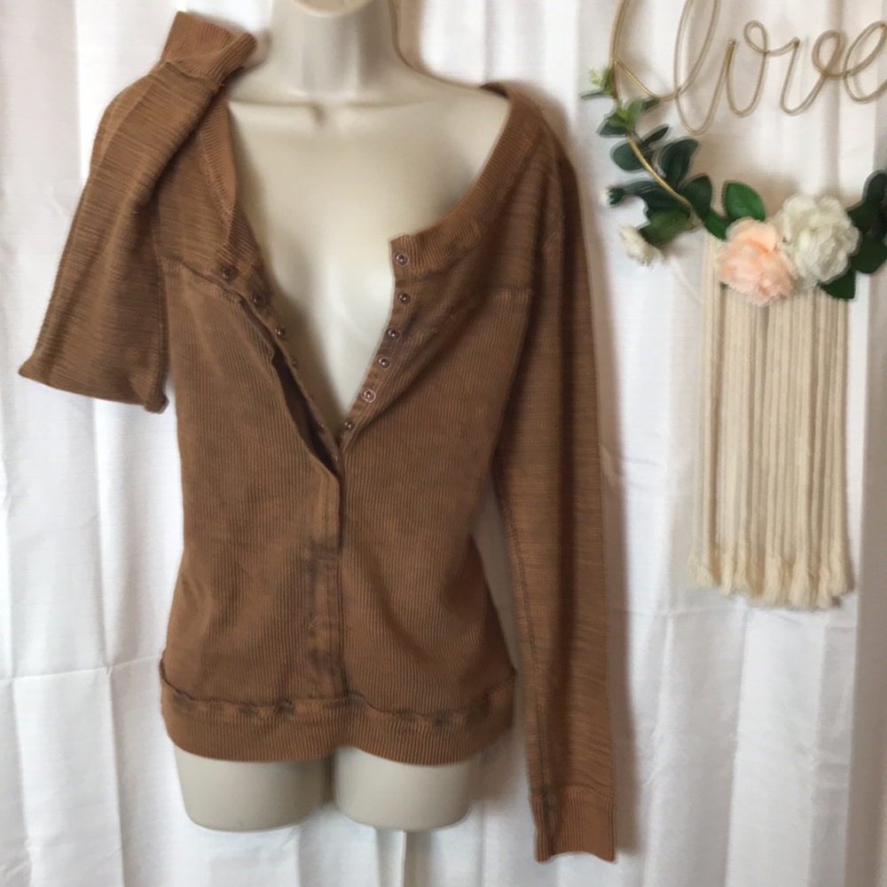 We the Free pullover size S/P stretch button up
